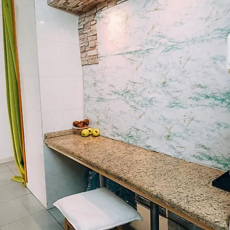 Daire Amplia Y Luminosa En El Centro De *